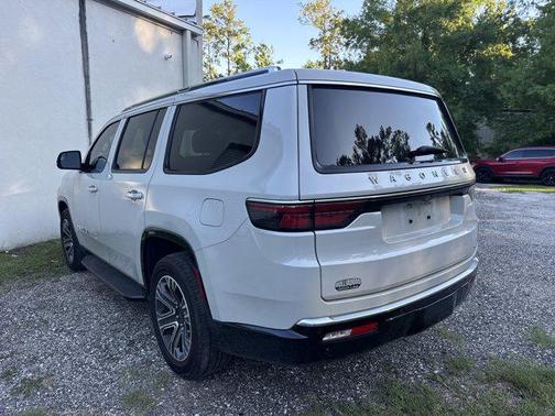 Luxury White Pearlcoat 2022 Jeep Wagoneer Series III 4x2