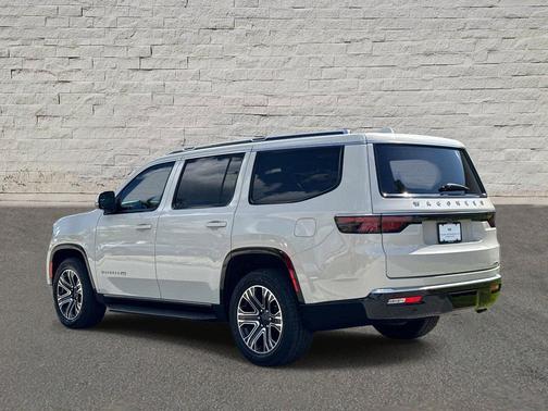 Luxury White Pearlcoat 2022 Jeep Wagoneer Series III 4x2