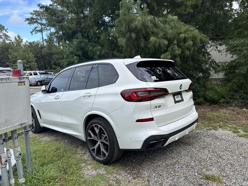 Alpine White 2022 BMW X5 sDrive40i