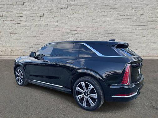 2025 Cadillac Escalade IQ Luxury 2