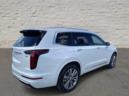 2025 Cadillac XT6 Premium Luxury FWD