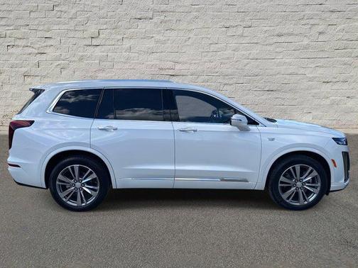 2025 Cadillac XT6 Premium Luxury FWD