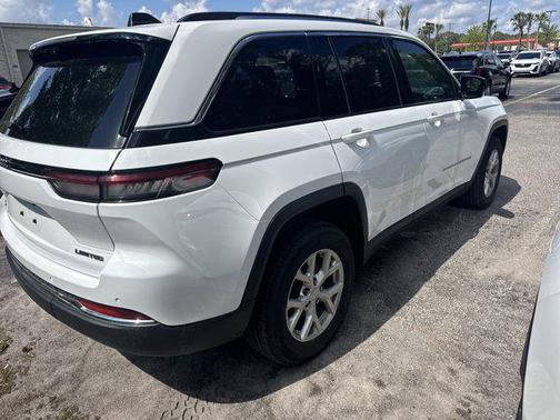 Bright White Clearcoat 2023 Jeep Grand Cherokee Limited