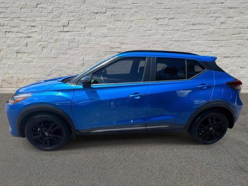 2022 Nissan Kicks SR