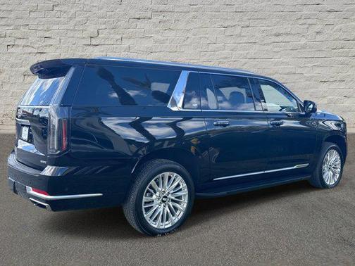 2025 Cadillac Escalade ESV Premium Luxury