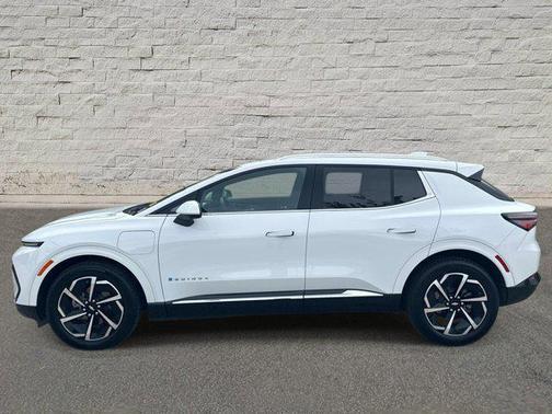 Summit White 2025 Chevrolet Equinox EV LT