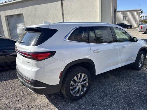 2025 Buick Enclave Preferred FWD