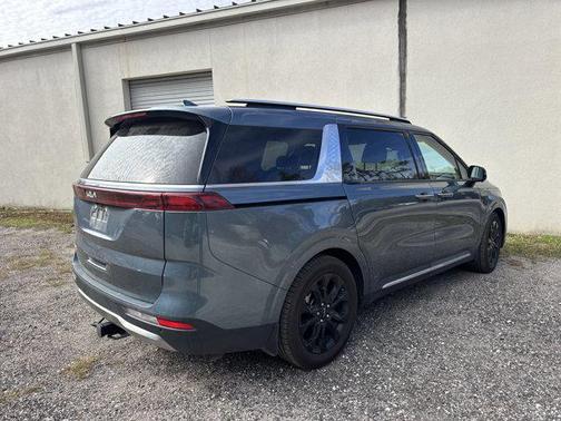 2023 Kia Carnival SX