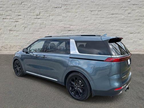 2023 Kia Carnival SX