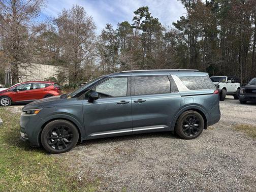 2023 Kia Carnival SX