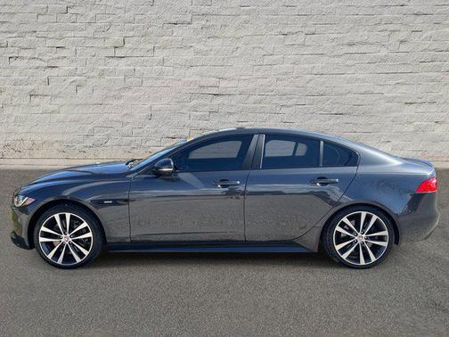 2017 Jaguar XE 35t R-Sport