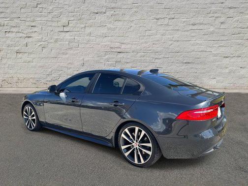 2017 Jaguar XE 35t R-Sport
