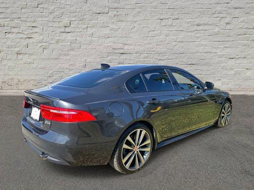 2017 Jaguar XE 35t R-Sport