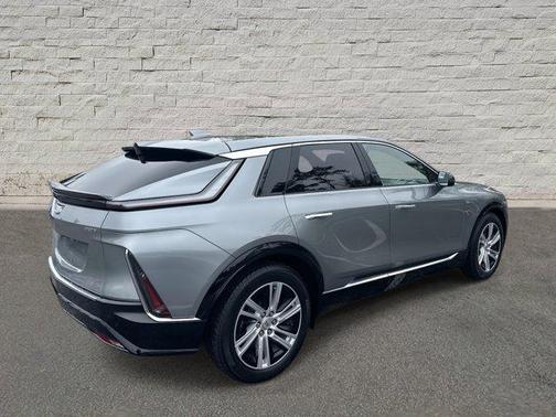 2024 Cadillac LYRIQ Tech