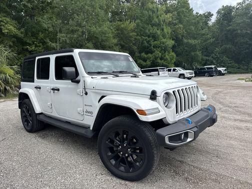 Bright White Clearcoat 2023 Jeep Wrangler 4xe Sahara