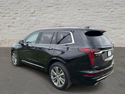 Stellar Black Metallic 2020 Cadillac XT6 Premium Luxury FWD