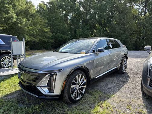 Argent Silver Metallic 2025 Cadillac LYRIQ Luxury