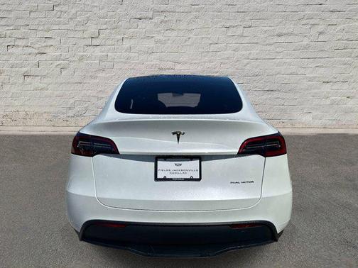 Pearl White 2024 Tesla Model Y Long Range Dual Motor All-Wheel Drive
