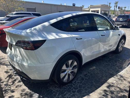 2024 Tesla Model Y Long Range Dual Motor All-Wheel Drive