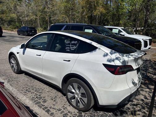2024 Tesla Model Y Long Range Dual Motor All-Wheel Drive