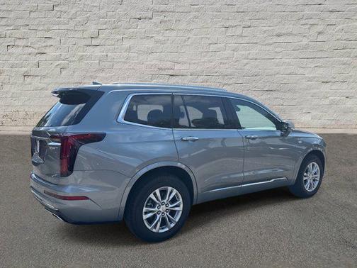 2025 Cadillac XT6 Luxury FWD