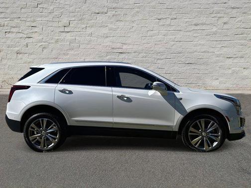 Crystal White Tricoat 2026 Cadillac XT5 Premium Luxury