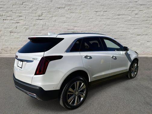Crystal White Tricoat 2026 Cadillac XT5 Premium Luxury