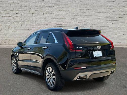 2022 Cadillac XT4 Premium Luxury