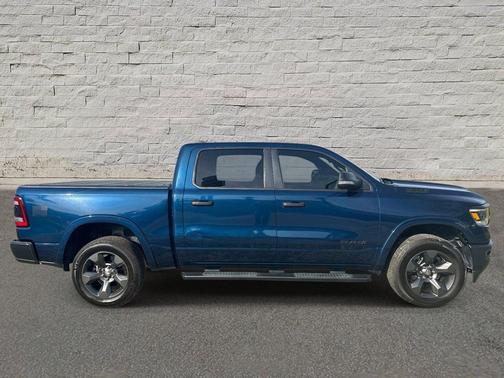 Patriot Blue Pearlcoat 2020 RAM 1500 Big Horn/Lone Star