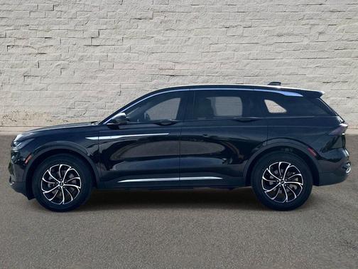 Infinite Black Metallic Clearcoat 2024 Lincoln Nautilus Premiere
