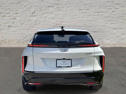 Crystal White Tricoat 2025 Cadillac LYRIQ Luxury