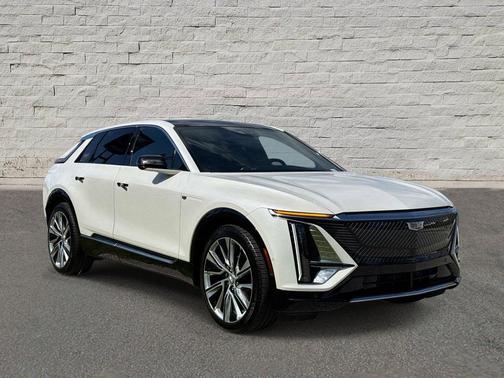 Crystal White Tricoat 2025 Cadillac LYRIQ Luxury