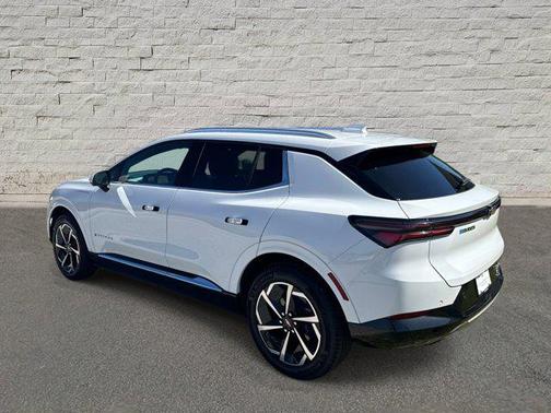 Summit White 2025 Chevrolet Equinox EV LT