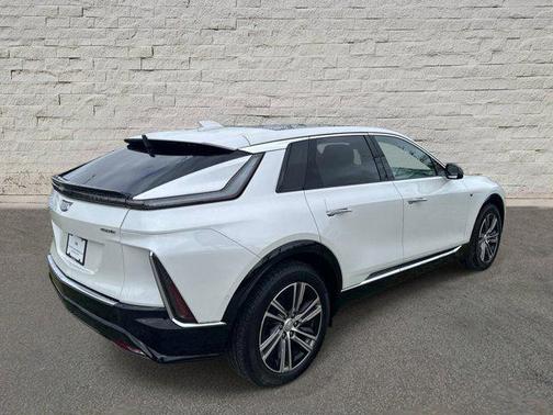 Crystal White Tricoat 2024 Cadillac LYRIQ Luxury
