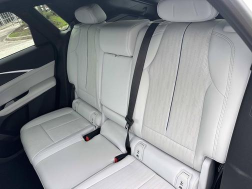 Crystal White Tricoat 2024 Cadillac LYRIQ Luxury
