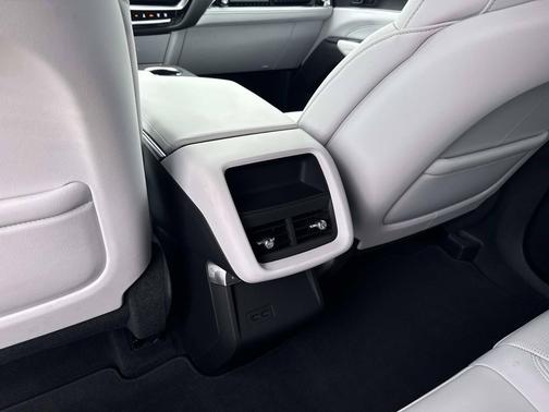 Crystal White Tricoat 2024 Cadillac LYRIQ Luxury