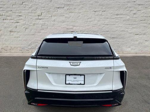 Crystal White Tricoat 2024 Cadillac LYRIQ Luxury