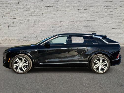 Stellar Black Metallic 2024 Cadillac LYRIQ Tech