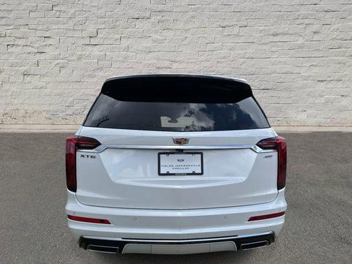 2025 Cadillac XT6 Premium Luxury FWD