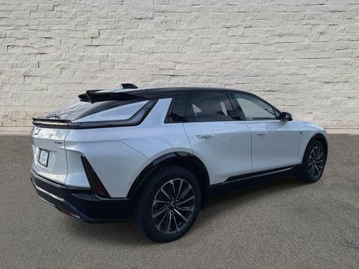 2025 Cadillac LYRIQ Sport