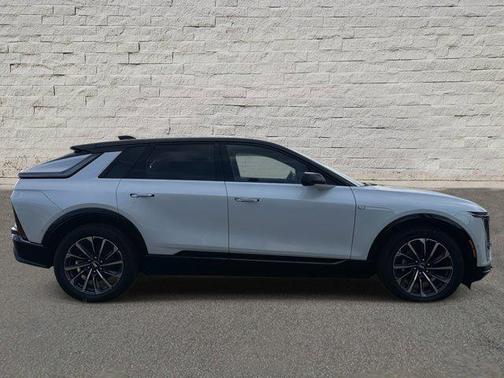 2025 Cadillac LYRIQ Sport