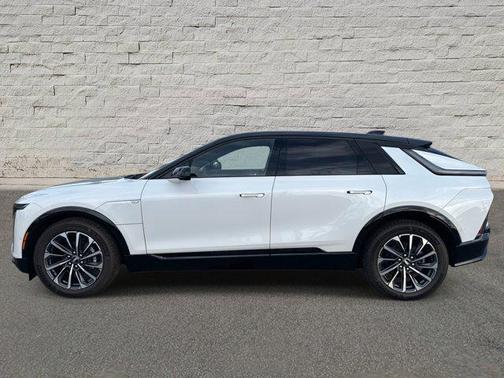 2025 Cadillac LYRIQ Sport