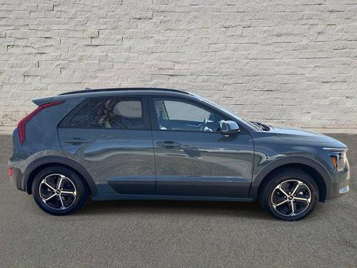 2024 Kia Niro EX