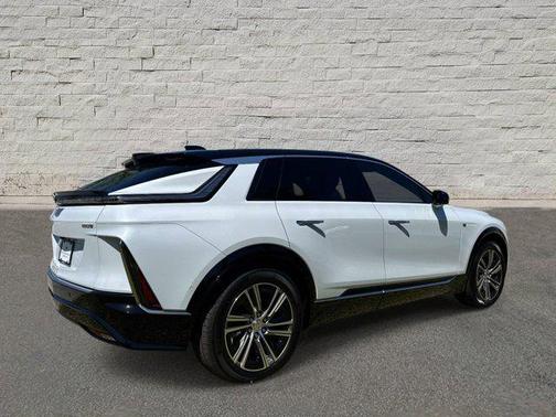 Vibrant White Tricoat 2026 Cadillac LYRIQ Luxury