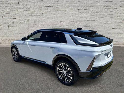 Vibrant White Tricoat 2026 Cadillac LYRIQ Luxury
