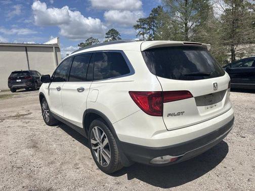 Lunar Silver Metallic 2017 Honda Pilot Touring