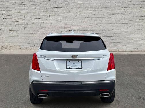 Crystal White Tricoat 2019 Cadillac XT5 Luxury