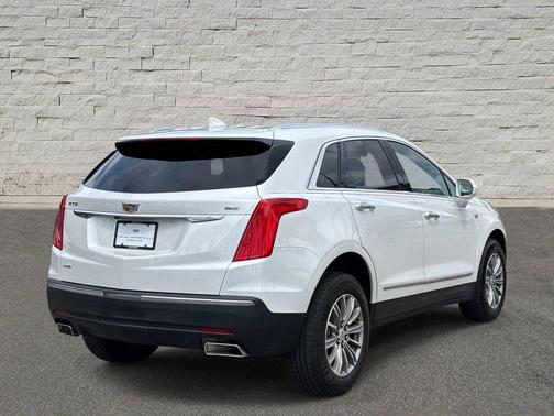 Crystal White Tricoat 2019 Cadillac XT5 Luxury