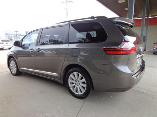 Predawn Gray Mica 2017 Toyota Sienna Limited Premium