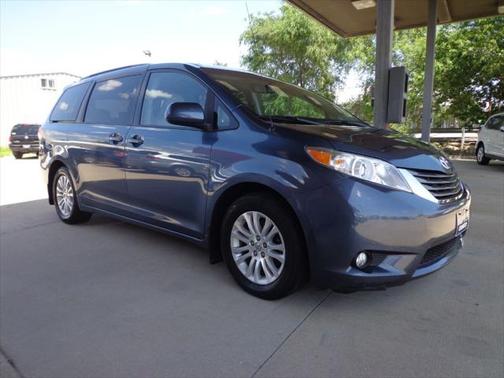 2014 Toyota Sienna XLE